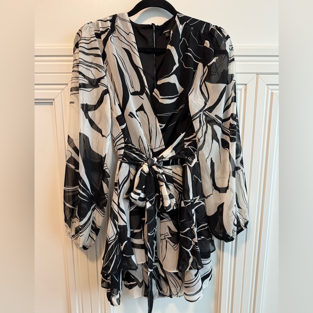 Express Monochrome Patterned Garment - image 1